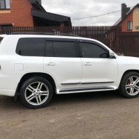 Toyota Land Cruiser 200