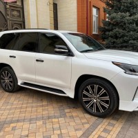 Lexus LX 570